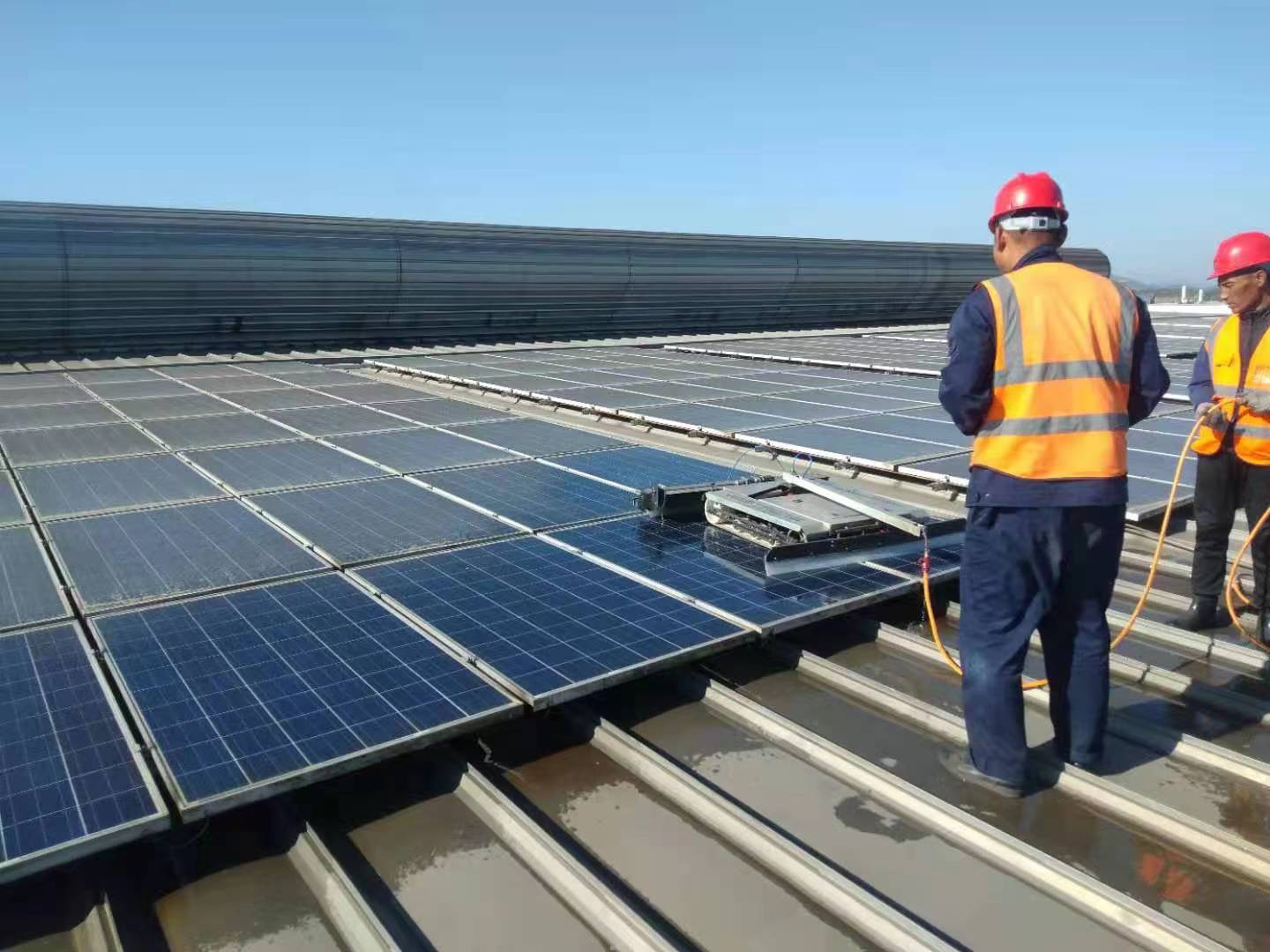 太陽(yáng)能板清洗